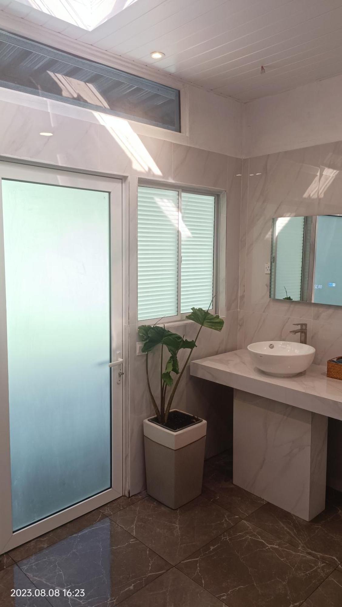 Greenhouse Ecolodge Остров Мантанани Екстериор снимка