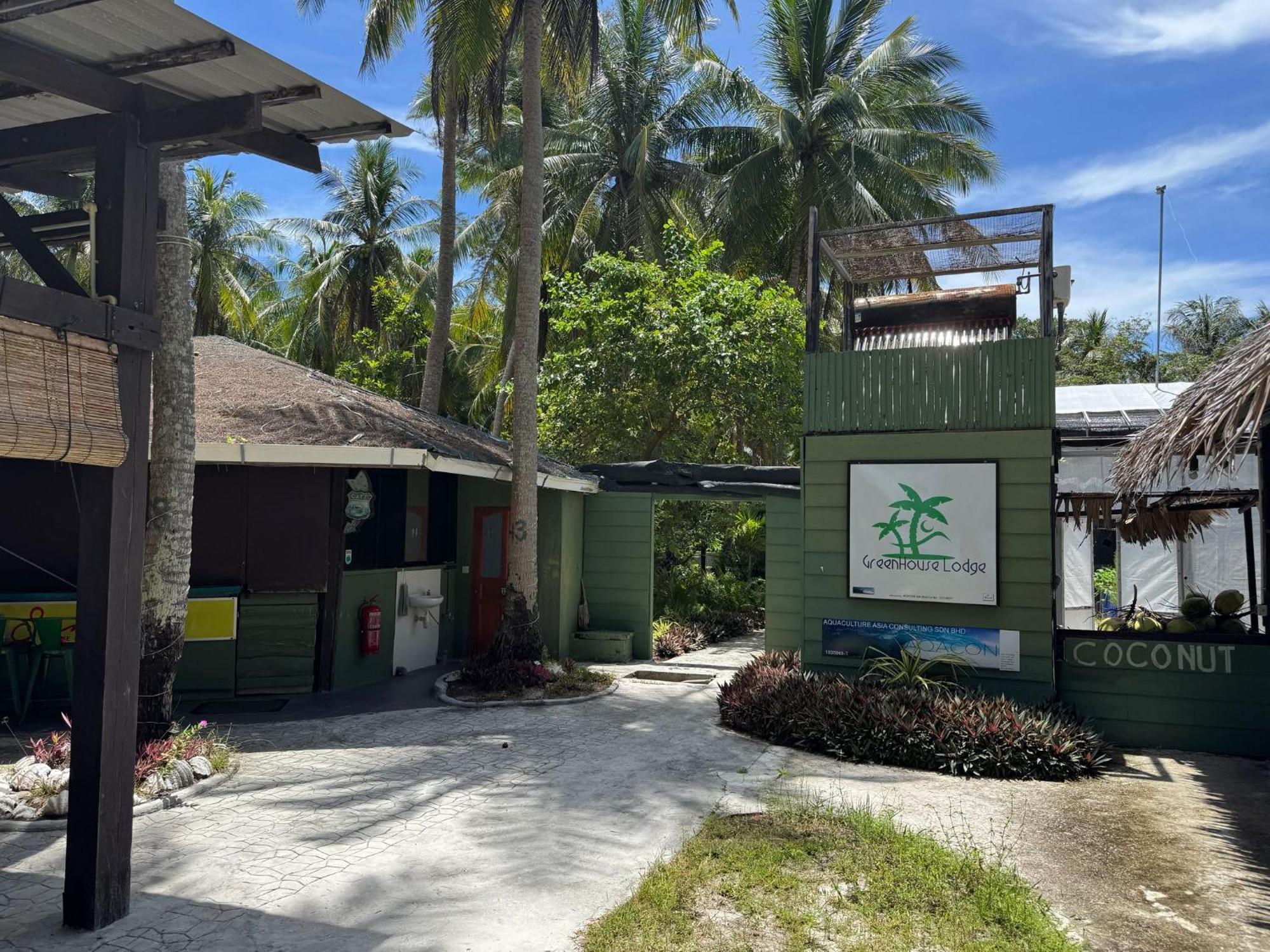 Greenhouse Ecolodge Остров Мантанани Екстериор снимка
